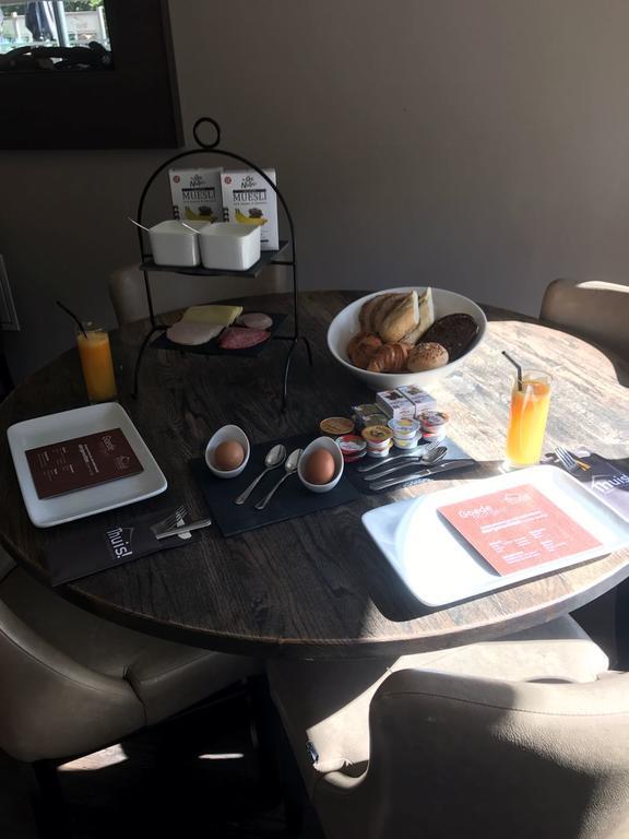 Hotel-Restaurant Thuis! Dinteloord Ngoại thất bức ảnh