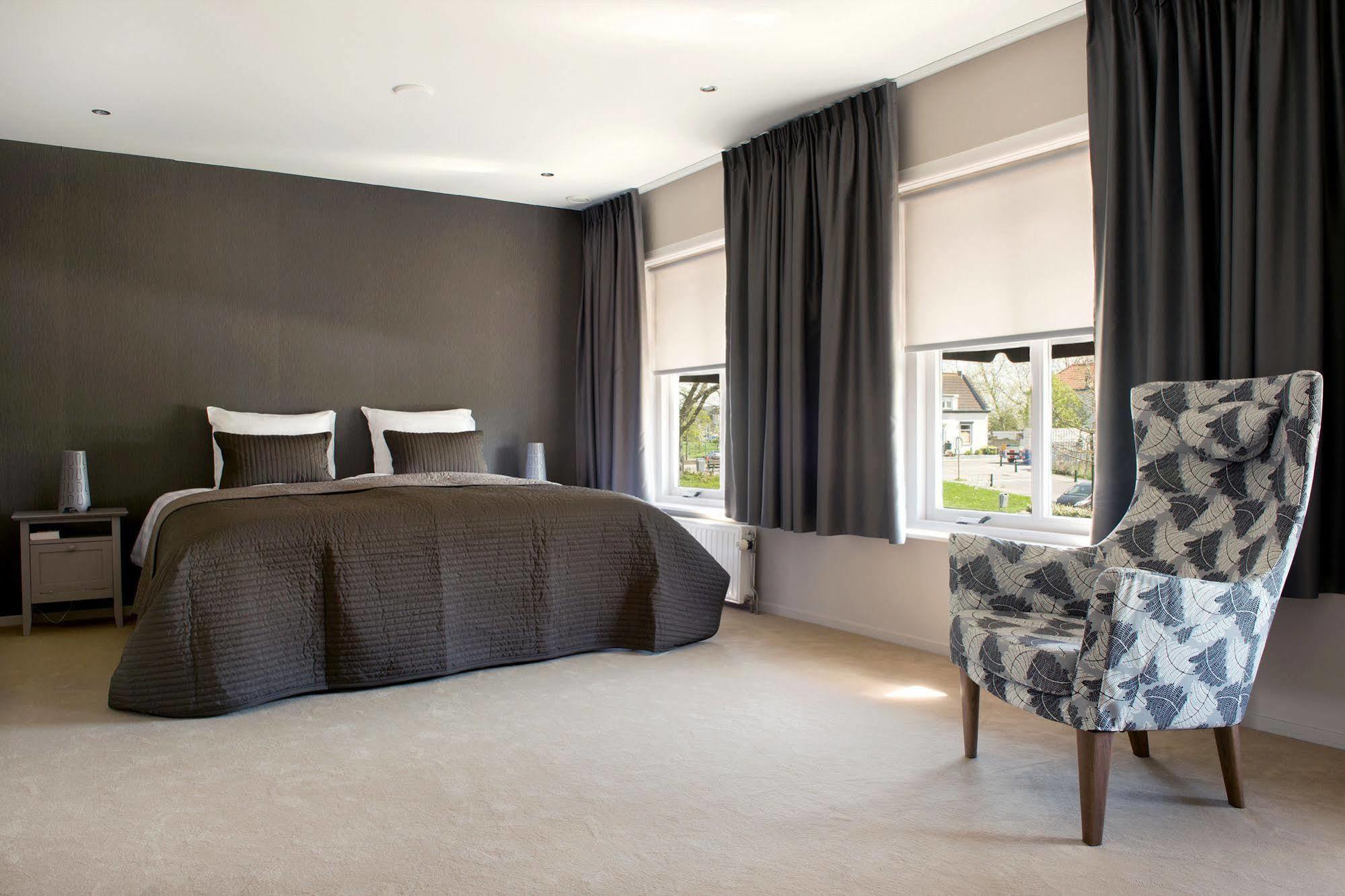Hotel-Restaurant Thuis! Dinteloord Ngoại thất bức ảnh