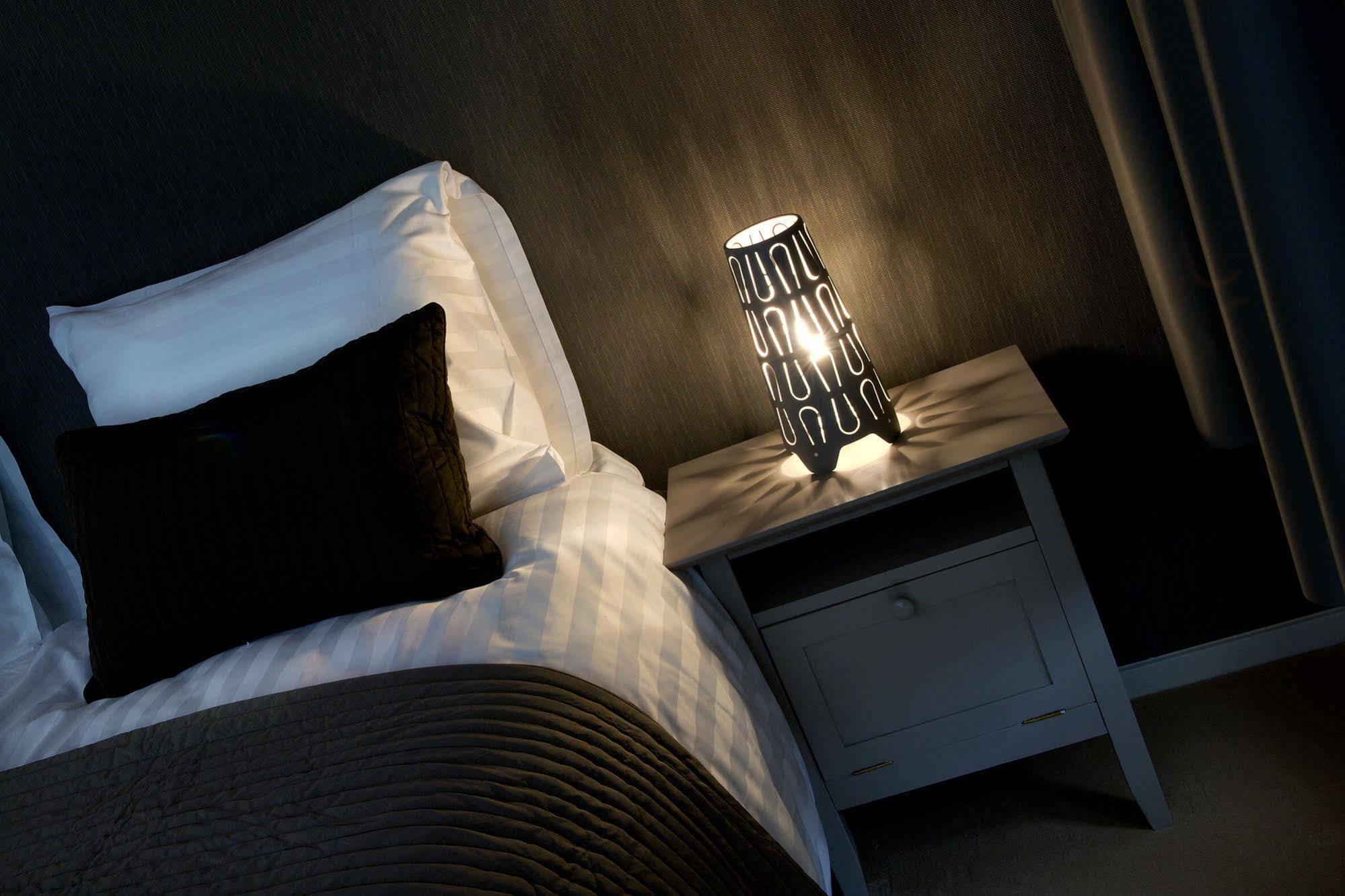 Hotel-Restaurant Thuis! Dinteloord Ngoại thất bức ảnh