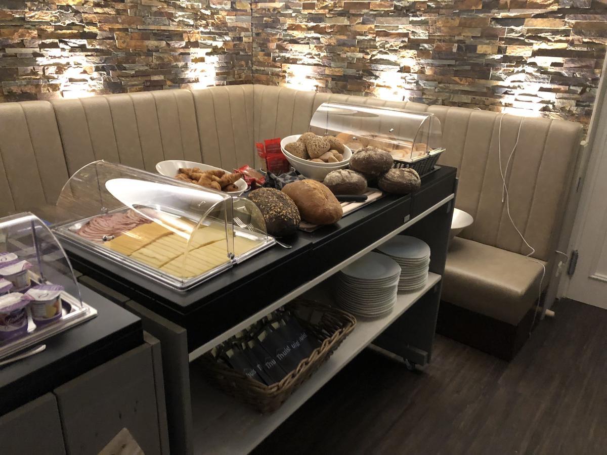 Hotel-Restaurant Thuis! Dinteloord Ngoại thất bức ảnh