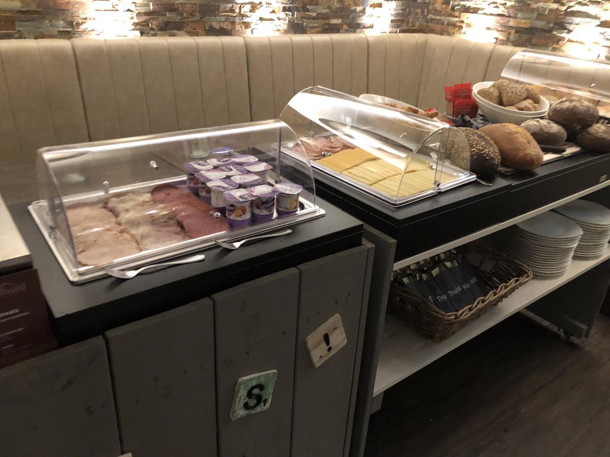 Hotel-Restaurant Thuis! Dinteloord Ngoại thất bức ảnh