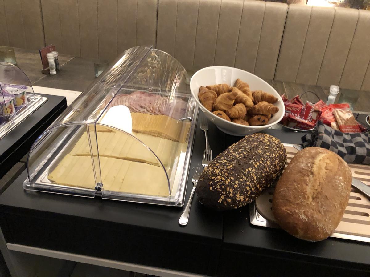 Hotel-Restaurant Thuis! Dinteloord Ngoại thất bức ảnh